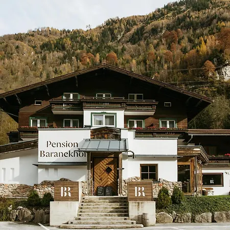 Pension Baranekhof - Just One Ski Bus Stop From Kitzsteinhorn Ski Resort 3*