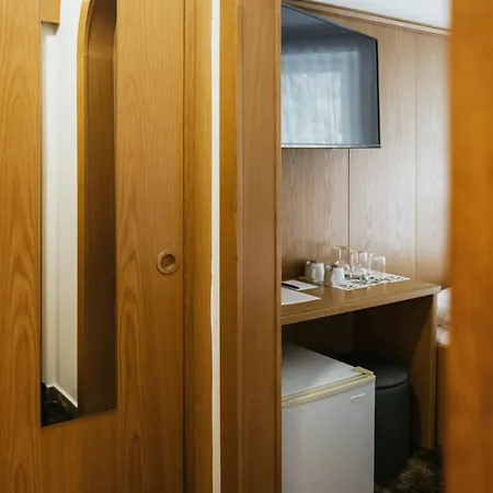 Pension Baranekhof - Just One Ski Bus Stop From Kitzsteinhorn Ski Resort 3*