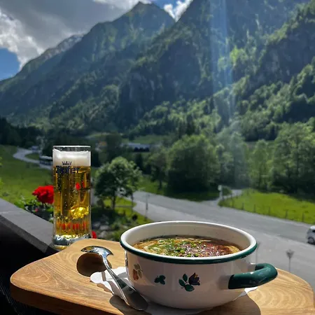 Pension Baranekhof - Just One Ski Bus Stop From Kitzsteinhorn Ski Resort Szálloda 3*