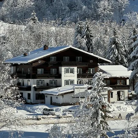 Pension Baranekhof - Just One Ski Bus Stop From Kitzsteinhorn Ski Resort 3*